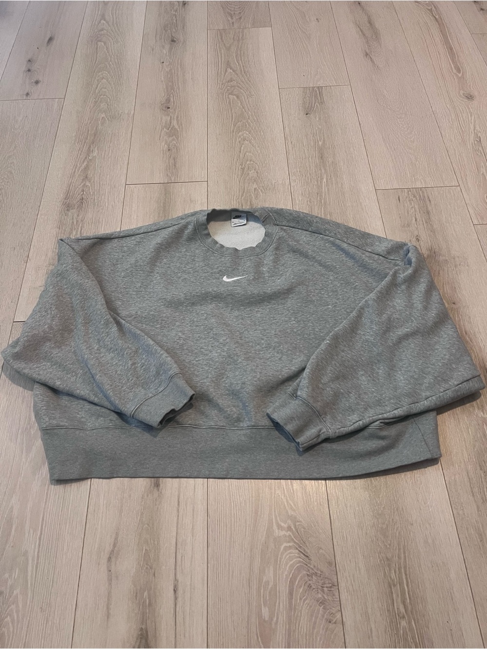 Nike Men’s Heather Grey Crewneck Sweatshirt with White Swoosh